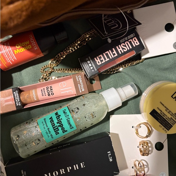 Makeup bundle - Picture 2 of 6